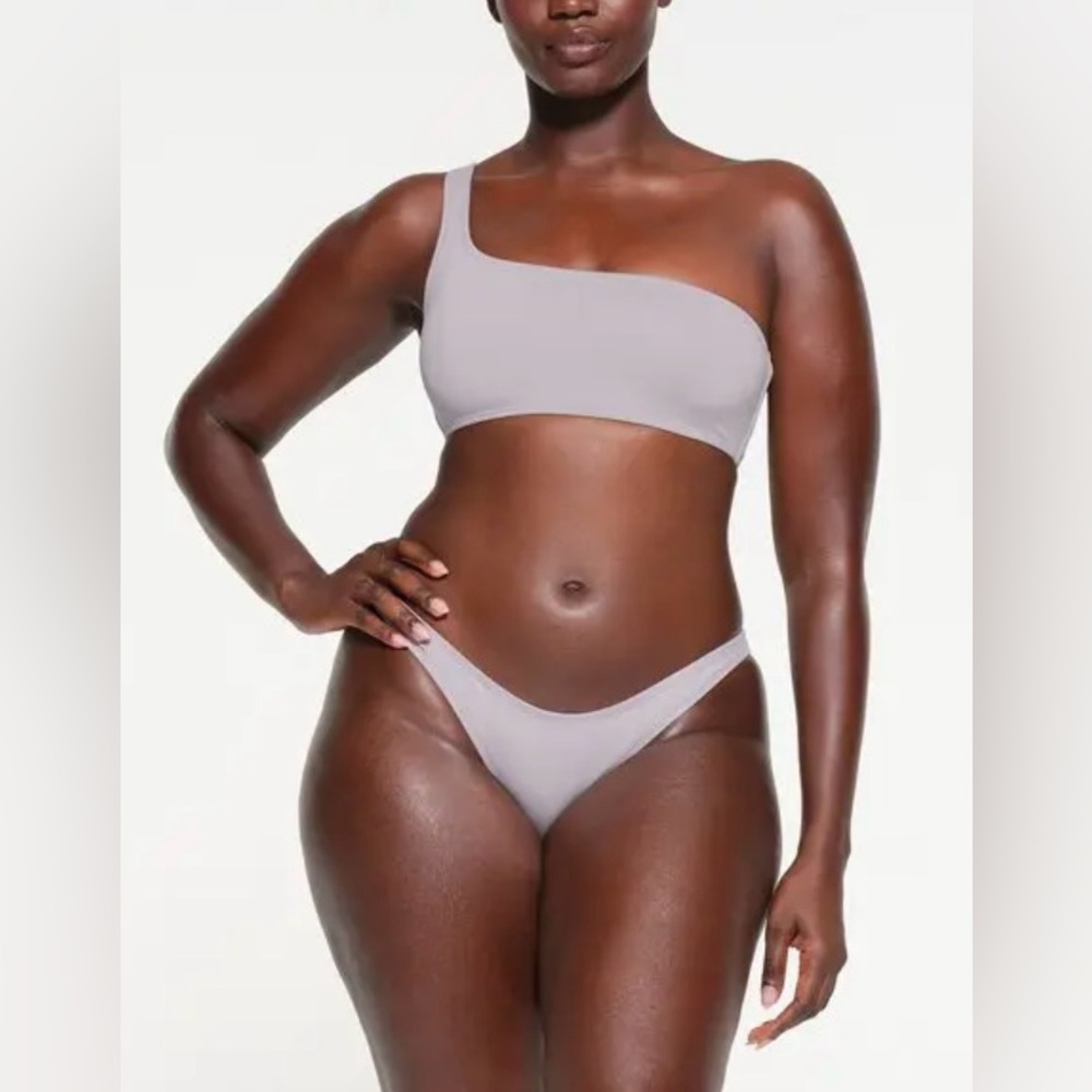 Skims SET NWT One-Shoulder Gray Chrome Bikini Set Size S